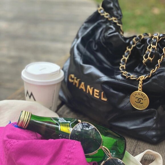 "Chanel Chanel 22 shiny calfskin Chain Shoulder Bag Black Gold Metal Fitting Pro - Picture 7 of 7